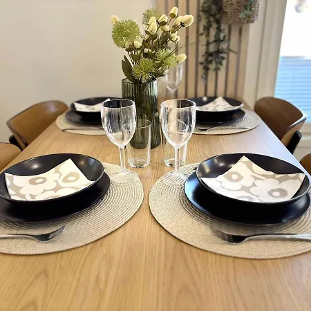 Luhtitalon Paeaetyhuoneisto Saunalla - Liinavaatteet,pyyhkeet Ja Loppusiivous Sisaeltyvaet Aina Majoituksen Hintaan