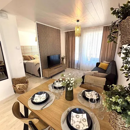 Appartamento Luhtitalon Paeaetyhuoneisto Saunalla - Liinavaatteet,pyyhkeet Ja Loppusiivous Sisaeltyvaet Aina Majoituksen Hintaan *